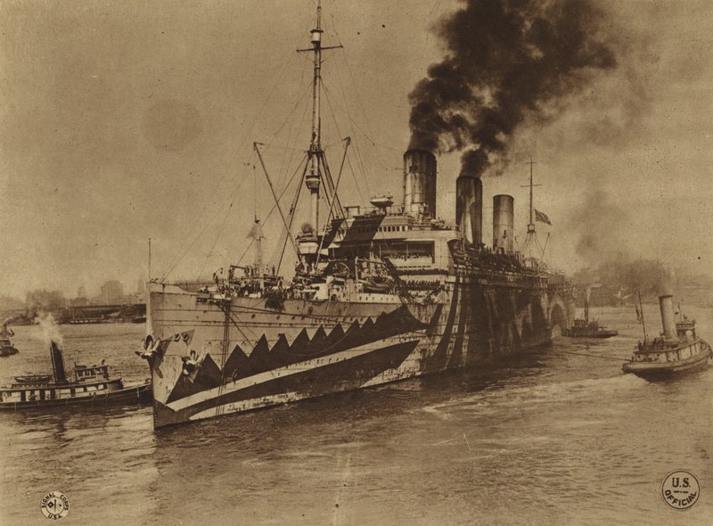 Amerika i Første Verdenskrig: "Leviathan", tidligere det tyske passagerskib "Vaterland", forlader Hoboken med kurs mod Frankrig (s/h-foto) af American Photographer