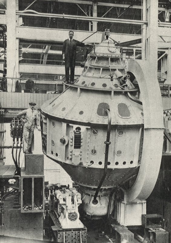 Gyrostabilisator fra det italienske linjeskib Conte di Savoia (s/h-foto) af American Photographer