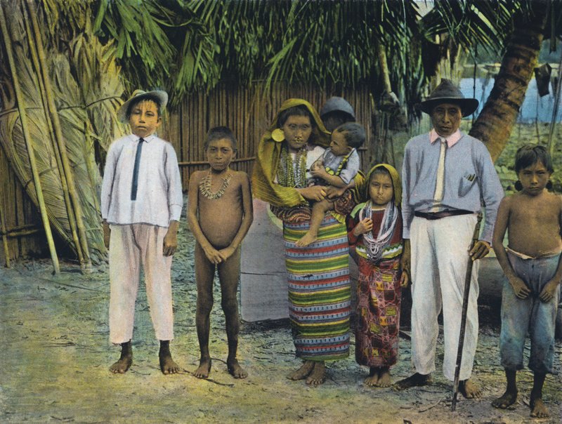 Indian Family, Island of Carti, San Blas, Republic of Panamadani af American Photographer