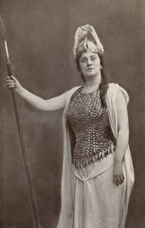 Lillian Nordica, som Brunnhilde, i "Die Walkure" (s/h-foto) af American Photographer