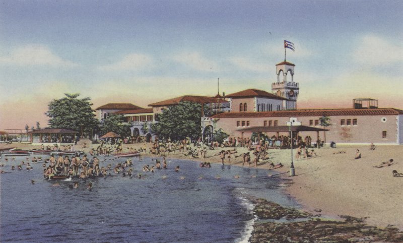 Marianao Beach, Marianao Bathing Beach (farvet foto) af American Photographer