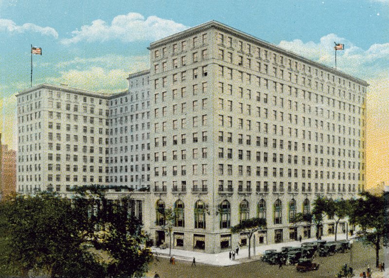 The Drake, Lake Shore Drive (farvet foto) af American Photographer