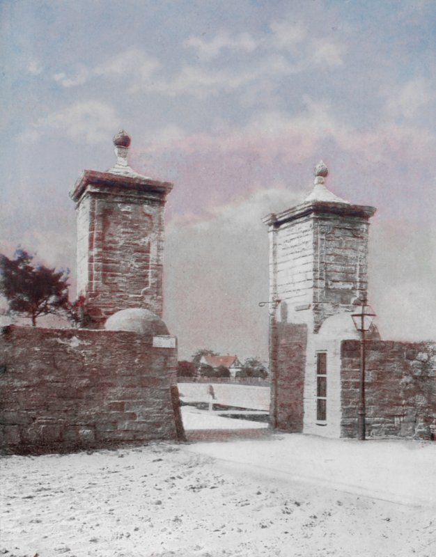 Den gamle byport, St Augustine (farvefoto) af American Photographer
