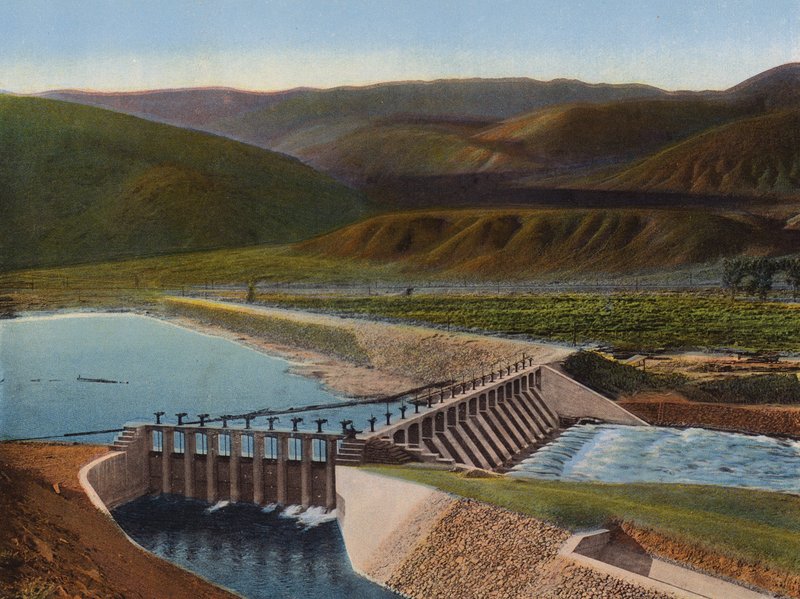Truckee River Dam, Nevada (farvefoto) af American Photographer