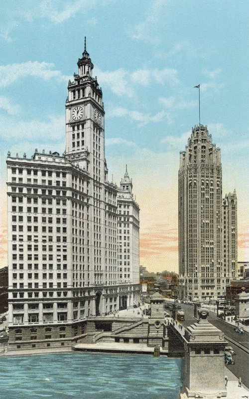 Wrigley Building og Tribune Tower (farvet foto) af American Photographer