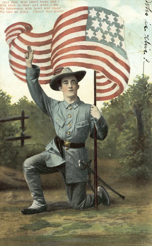 Amerikansk soldat holder Stars and Stripes (farvefoto) af American School