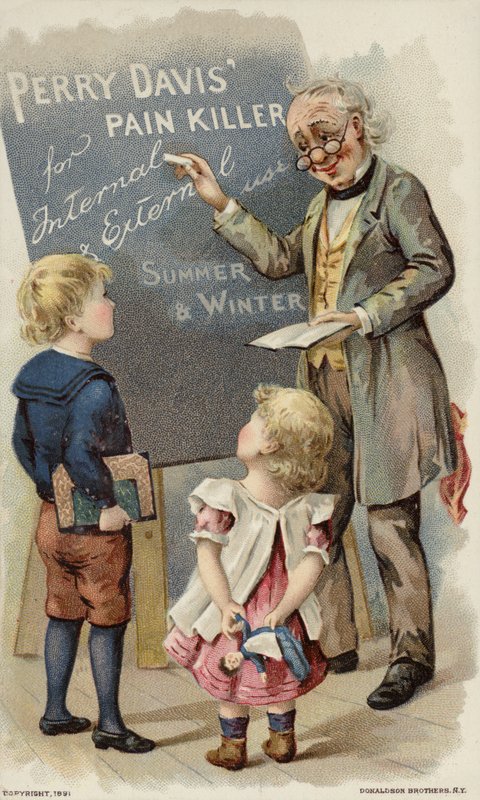 Børn, der ser på tavle med lærer af American School