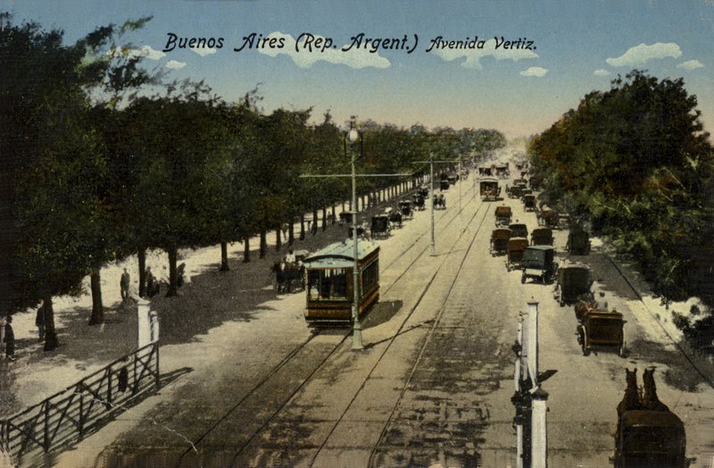 Avenida Vertiz, Buenos Aires, Argentina (farvet foto) af Argentinian Photographer