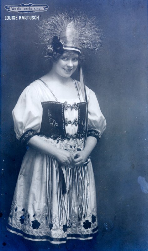 Louise Kartousch, østrigsk operasangerinde (s/h foto) af Austrian Photographer
