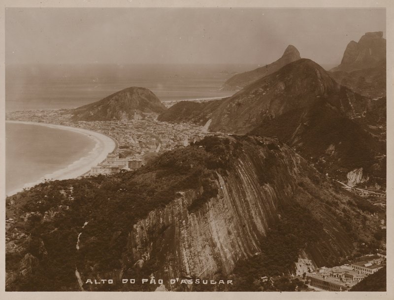 Udsigt fra toppen af Sukkertoppen, Rio de Janeiro (s/h-foto) af Brazilian Photographer