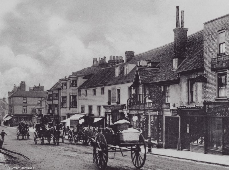 Sevenoaks: High Street (s/h foto) af Charles Essenhigh Corke