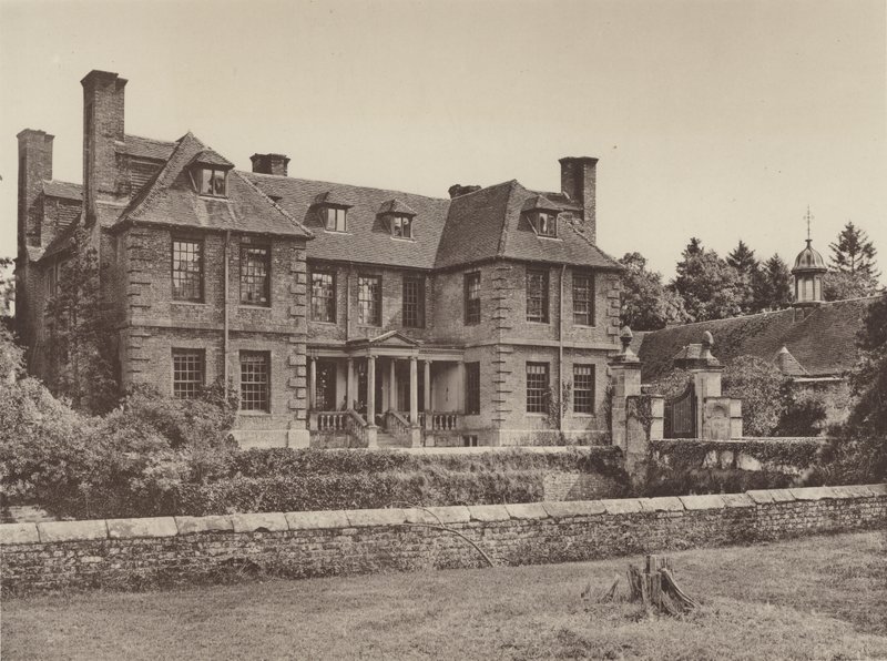 Groombridge Place, Sussex, Vestfronten af Charles Latham