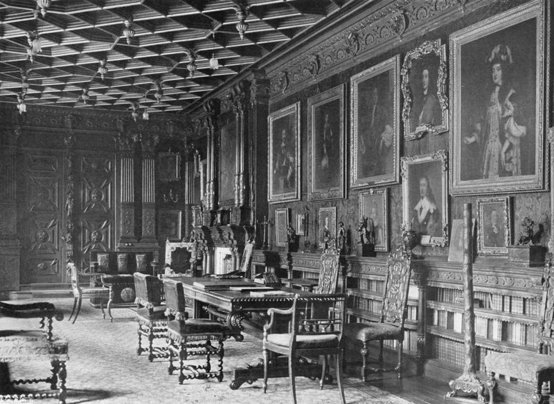 Historiske billeder: Saloon (s/h foto) af Charles Latham