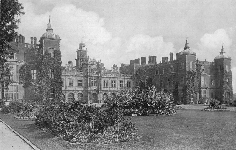 Sydfacade af Charles Latham