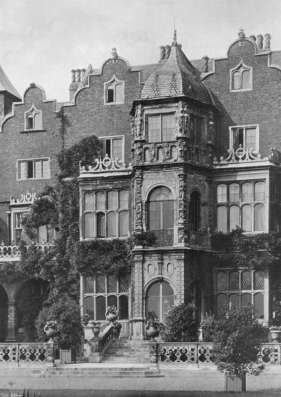The Bay, South Front (s/h foto) af Charles Latham