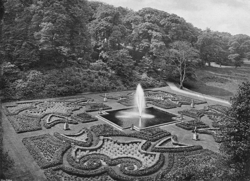 The Fountain Garden (s/h foto) af Charles Latham