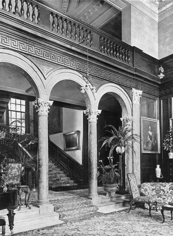 Hall Galleriet af Charles Latham