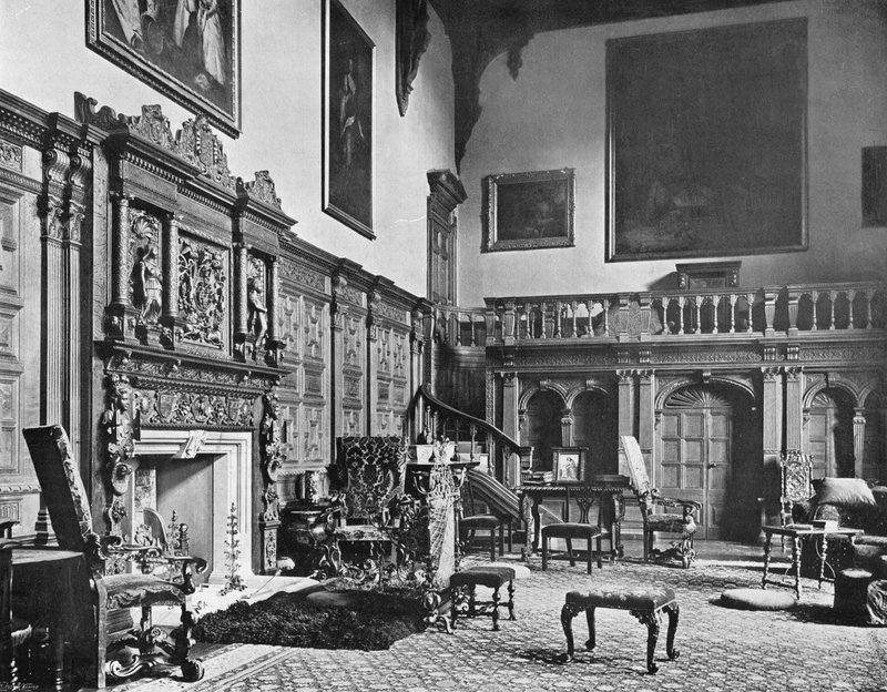 Salen og Galleriet - East End af Charles Latham