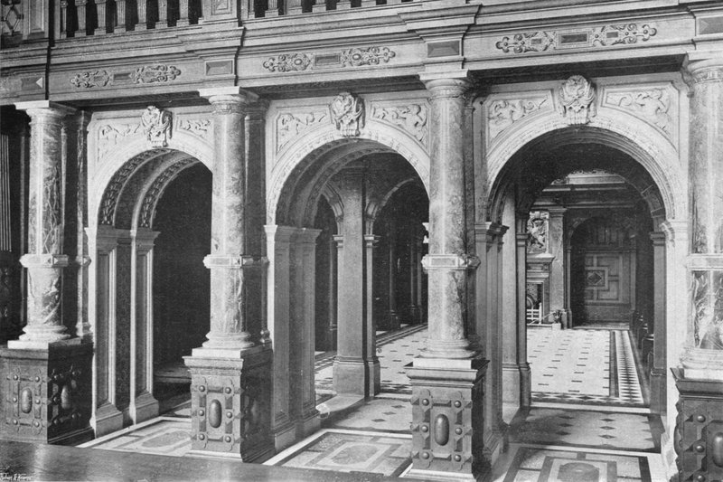 The Marble Hall (s/h foto) af Charles Latham