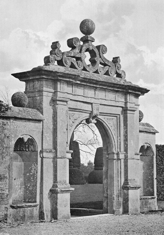 Den gamle port af Charles Latham