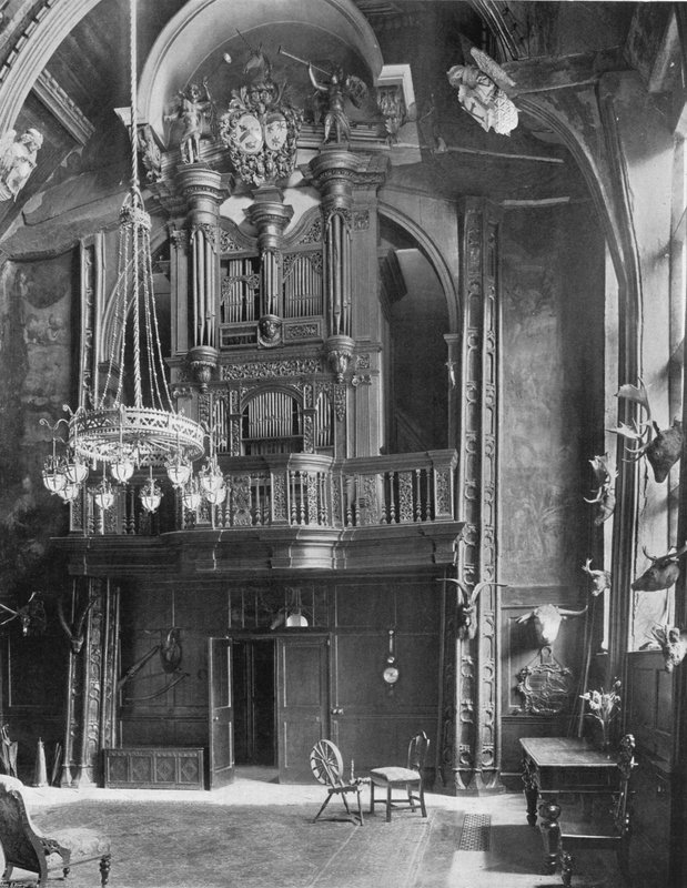 Den gamle hal af Charles Latham
