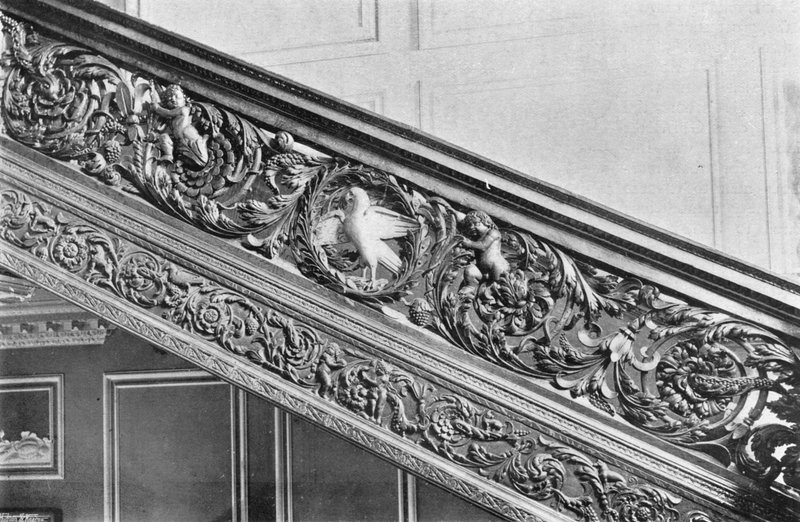 Den gennemborede udskæring af balustraden af Charles Latham