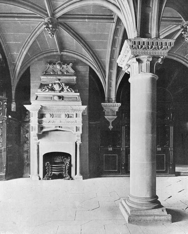 The Pillar-Room (s/h foto) af Charles Latham