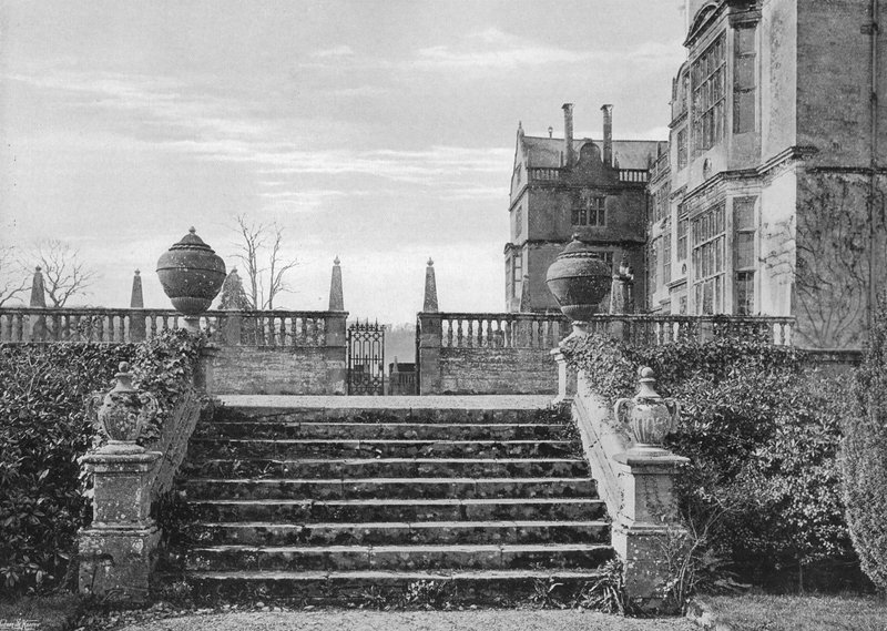 Terrassetrappen fra Sunk Privy Garden af Charles Latham