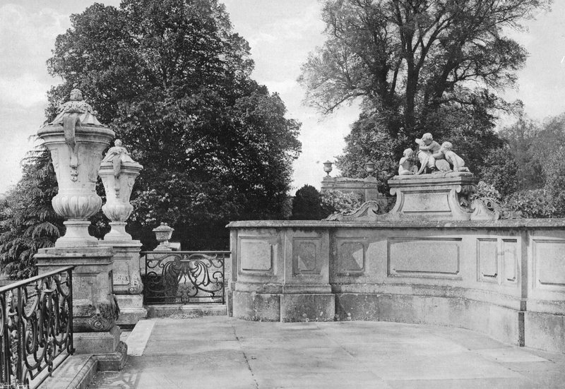 West End af South Terrace af Charles Latham