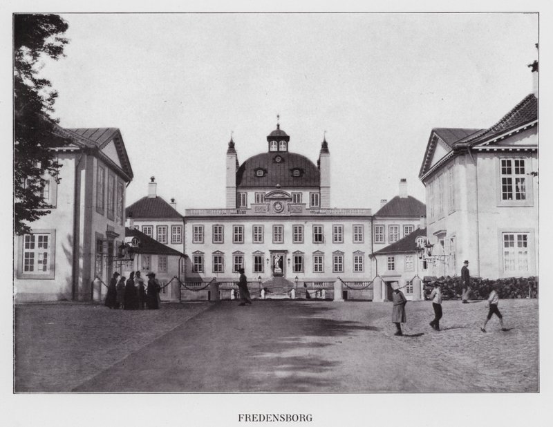Kjobenhavn / Copenhagen: Fredensborg (b/w photo) af Danish Photographer