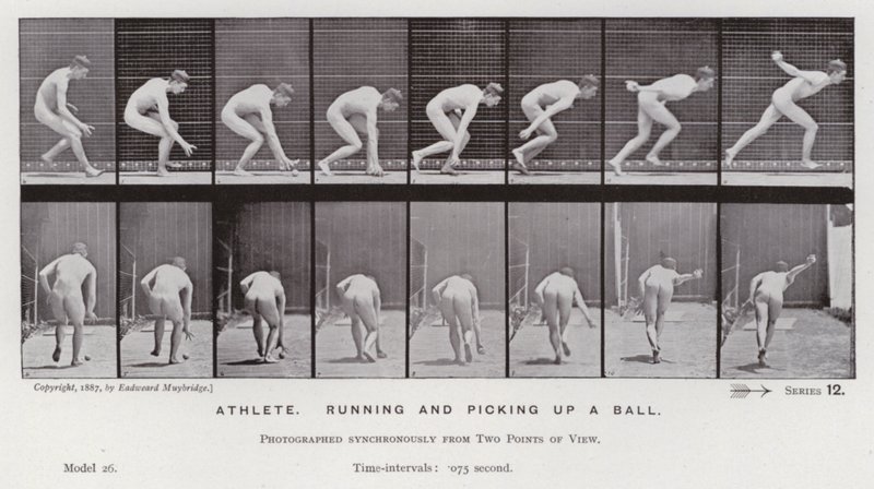 Den menneskelige figur i bevægelse: Atlet, der løber og samler en bold op (s/h-billede) af Eadweard Muybridge