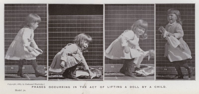 Den menneskelige figur i bevægelse: Faser, der opstår i handlingen med at løfte en dukke af et barn (s/h-billede) af Eadweard Muybridge