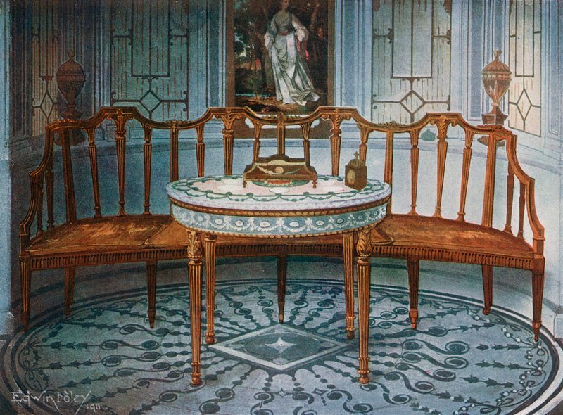 Udskåret Satinwood Barback sofa. Malet og forgyldt bord af Edwin John Foley