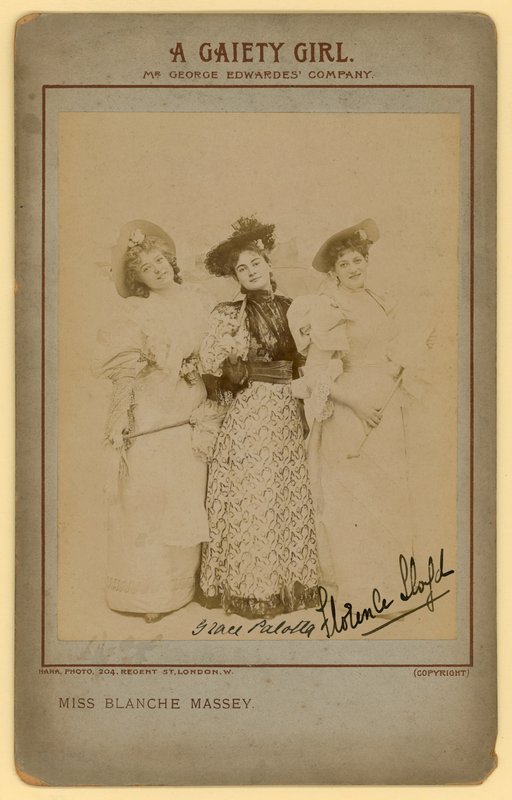 A Gaiety Girl - Miss Blanche Massey, Grace Palotta, Florence Lloyd af English Photographer