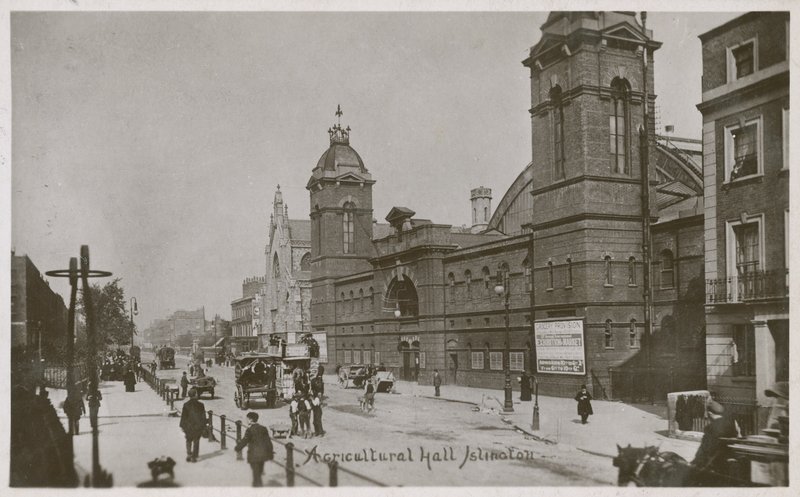 Agricultural Hall Islington af English Photographer