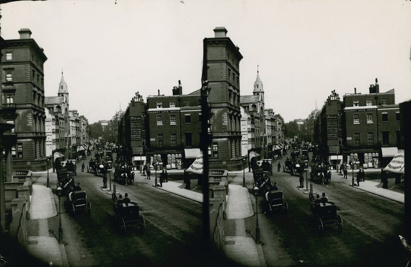 Albert Gate, London af English Photographer
