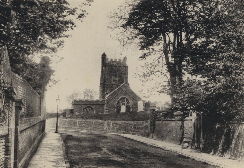 Aldeburgh, Church Hill (s/h-billede) af English Photographer