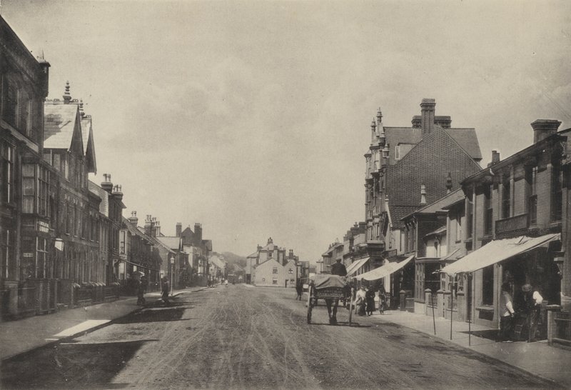 Aldeburgh, High Street (s/h-billede) af English Photographer