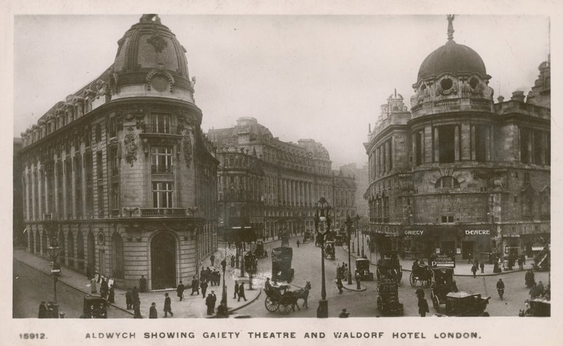 Aldwych viser Gaiety-teatret og Waldorf Hotel af English Photographer