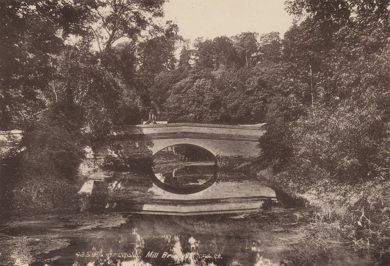 Arundel: Mill Bridge (s/h foto) af English Photographer