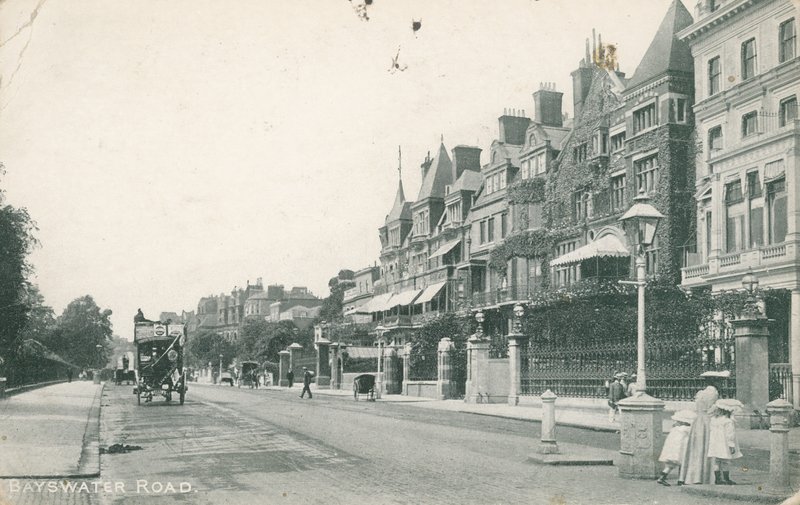Bayswater Road af English Photographer