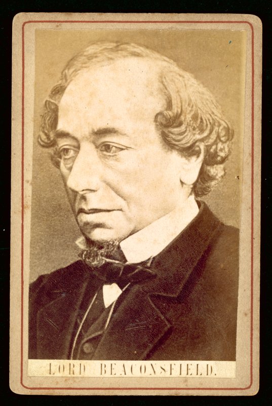 Benjamin Disraeli, Lord Beaconsfield, portræt (s/h-foto) af English Photographer