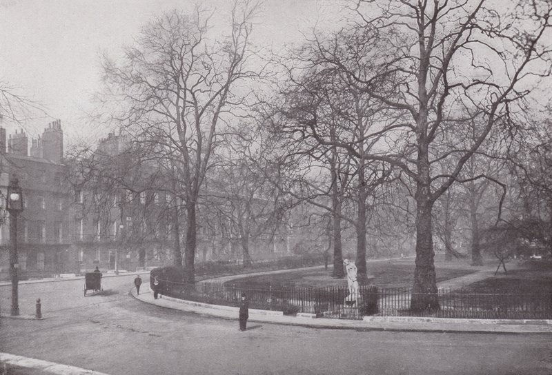 Berkeley Square af English Photographer