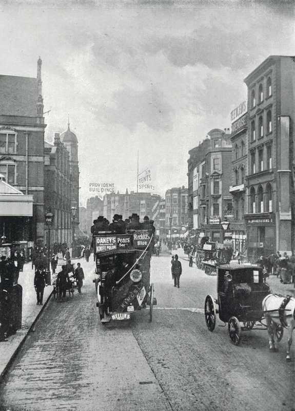 Bishopsgate Street (uden), med udsigt mod øst fra nær Liverpool Street (s/h-billede) af English Photographer