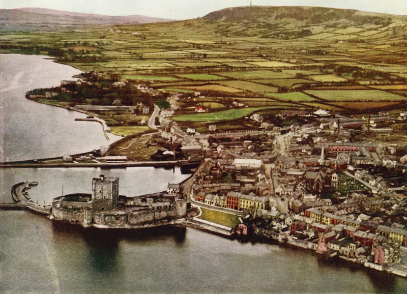 Carrickfergus Castle, County Antrim (farvefoto) af English Photographer