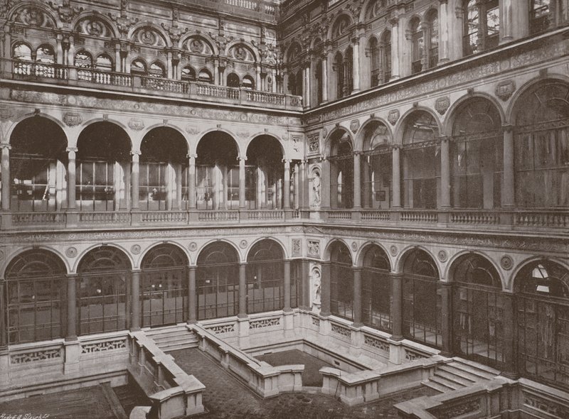 Central Court of the India Office af English Photographer
