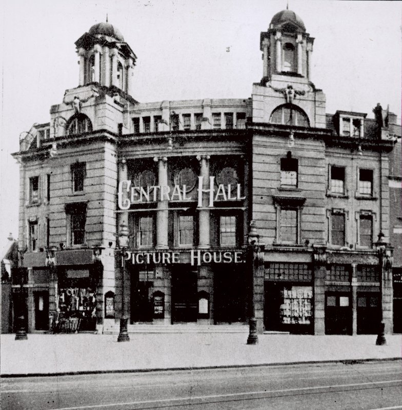 Central Hall Picture House, Bromley Road, Catford af English Photographer