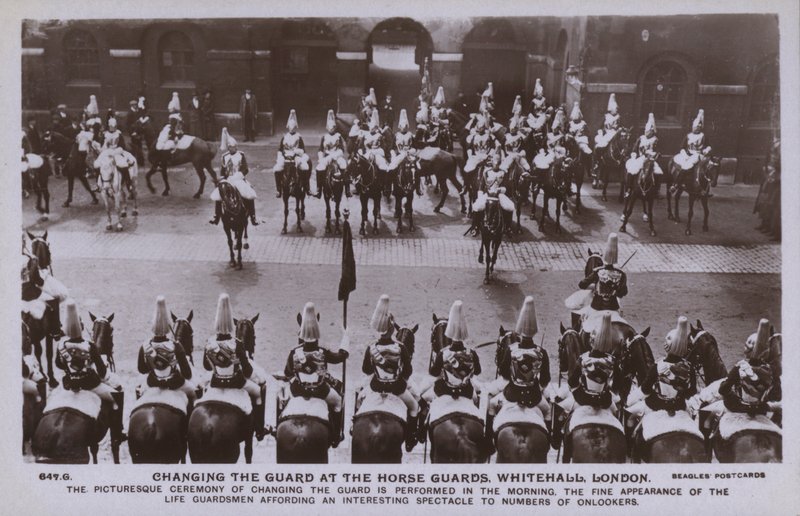 Changing the Guard, Horse Guards, Whitehall, London (s/h-billede) af English Photographer