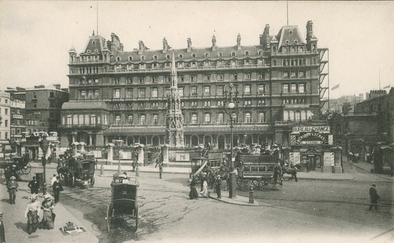 Charing Cross Station, London af English Photographer