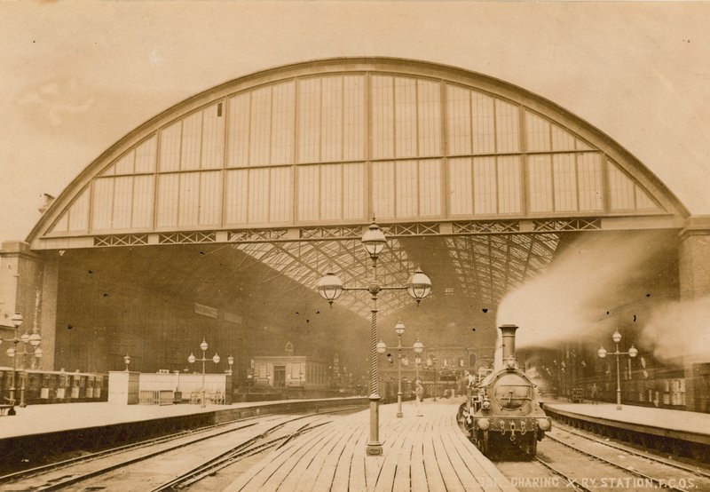 Charing Cross Station, London; fotografi, 1874 af English Photographer